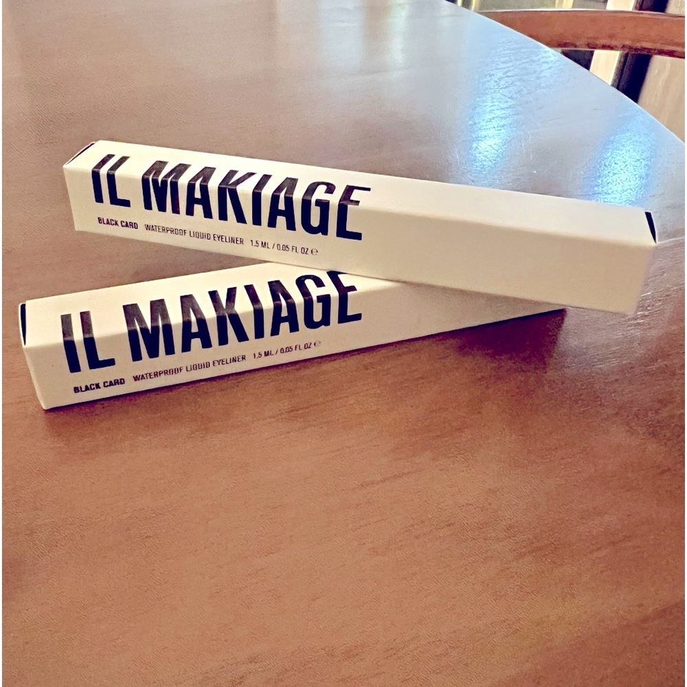 Il Makiage waterproof liquid eyeliner in Black Card NIB